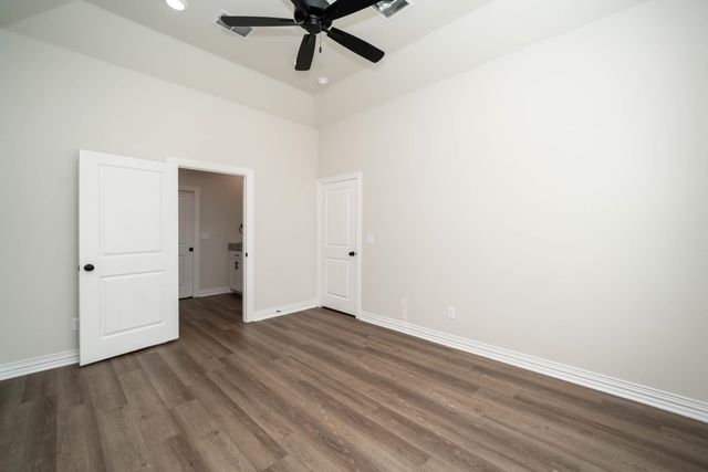 1425 Page Valley Cir, Longview, TX 75601