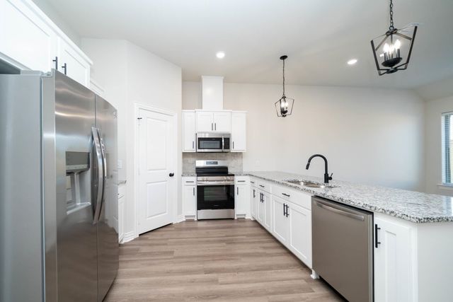 1425 Page Valley Cir, Longview, TX 75601