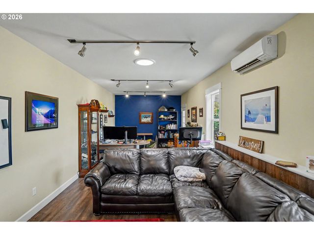 3021 CONCOMLY Rd S, Salem, OR 97306