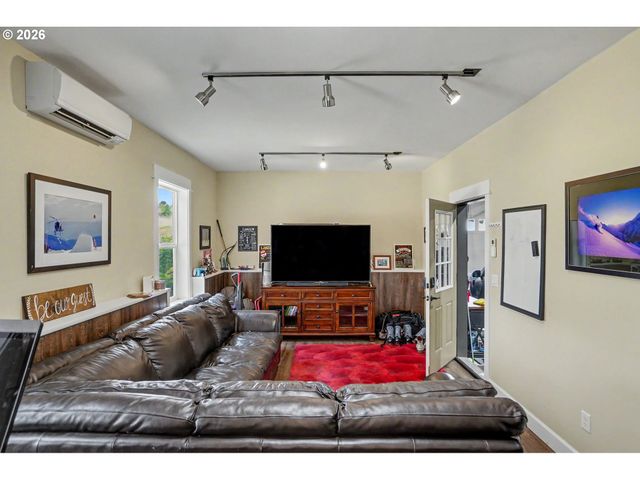 3021 CONCOMLY Rd S, Salem, OR 97306