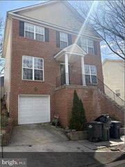 3326 OXON RUN RD SE, Washington, DC 20032