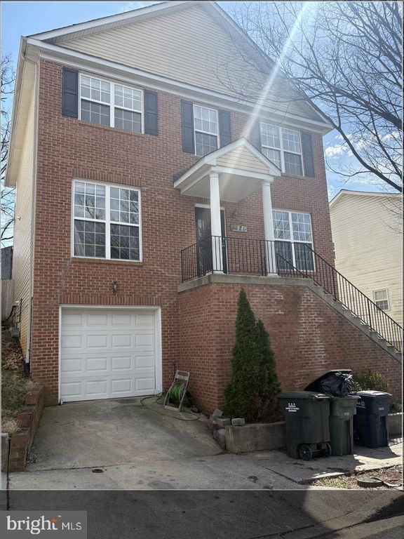 3326 OXON RUN RD SE, Washington, DC 20032