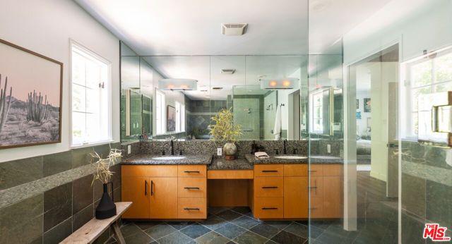 3891 Sepulveda Boulevard, Sherman Oaks, CA 91403