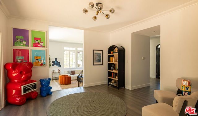 3891 Sepulveda Boulevard, Sherman Oaks, CA 91403