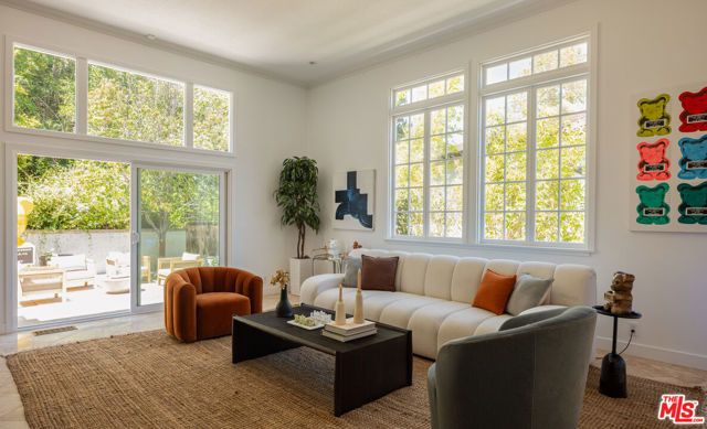 3891 Sepulveda Boulevard, Sherman Oaks, CA 91403