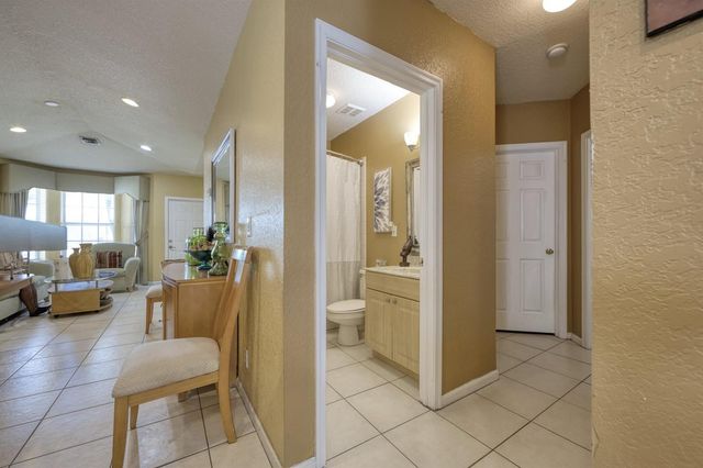 416 Circle Drive S, Boynton Beach, FL 33435