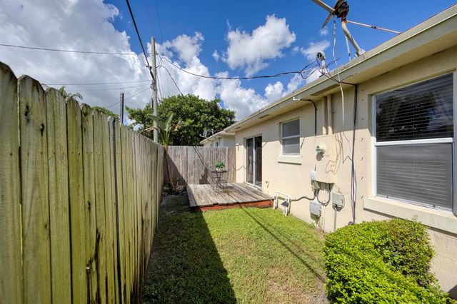 416 Circle Drive S, Boynton Beach, FL 33435