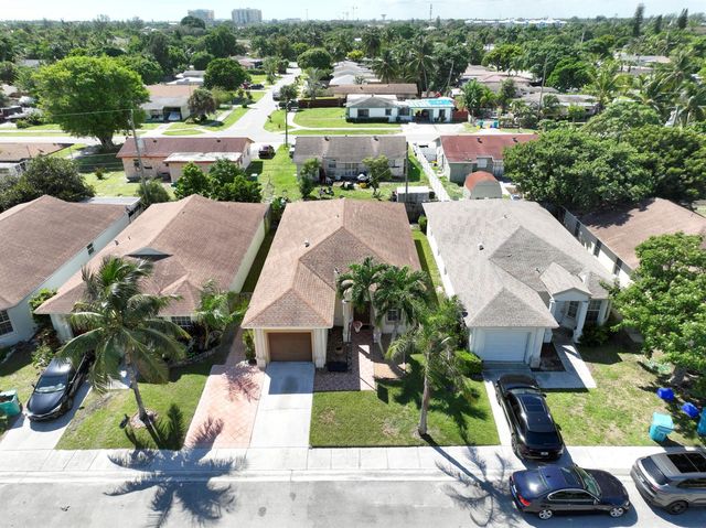 416 Circle Drive S, Boynton Beach, FL 33435