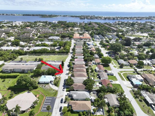 416 Circle Drive S, Boynton Beach, FL 33435