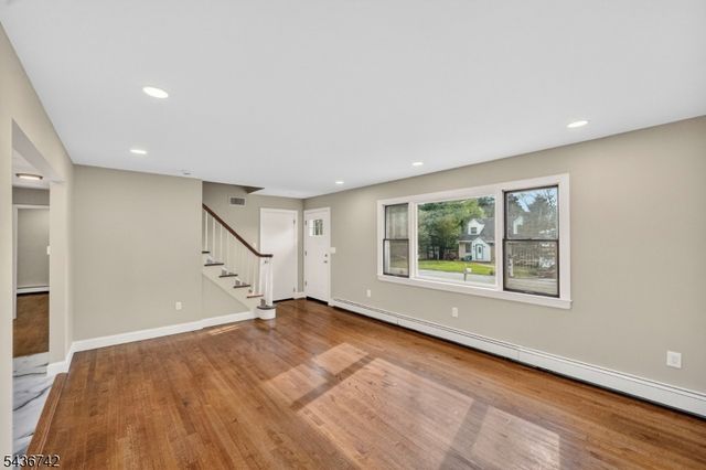 11 Franklin St, Mahwah Twp., NJ 07430