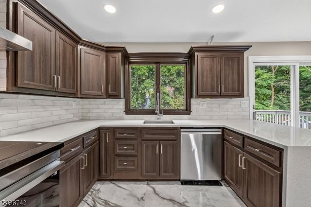 11 Franklin St, Mahwah Twp., NJ 07430