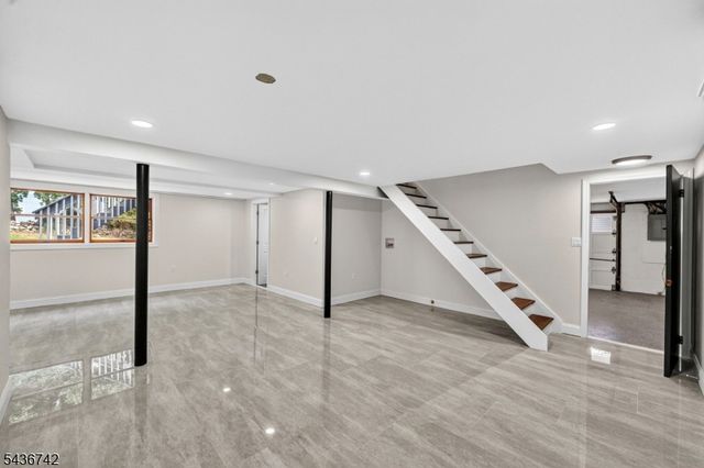 11 Franklin St, Mahwah Twp., NJ 07430