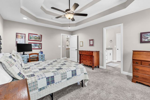 416 Glenstone Springs Dr, Clarksville, TN 37043
