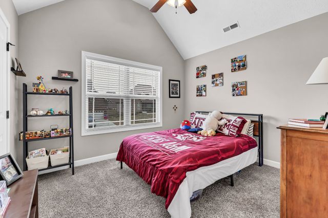 416 Glenstone Springs Dr, Clarksville, TN 37043