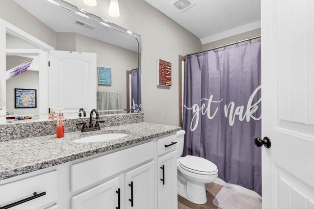 416 Glenstone Springs Dr, Clarksville, TN 37043
