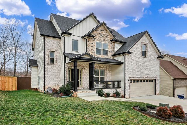 416 Glenstone Springs Dr, Clarksville, TN 37043