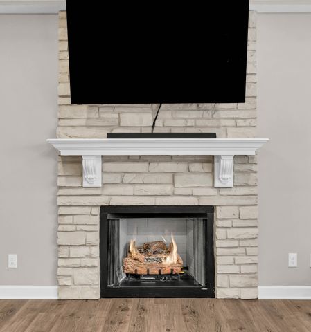 416 Glenstone Springs Dr, Clarksville, TN 37043