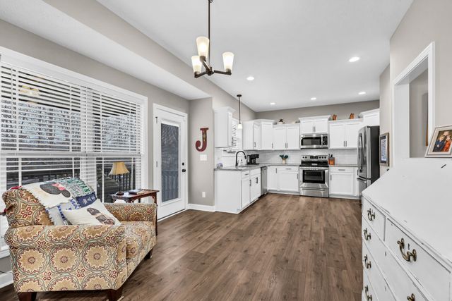 416 Glenstone Springs Dr, Clarksville, TN 37043