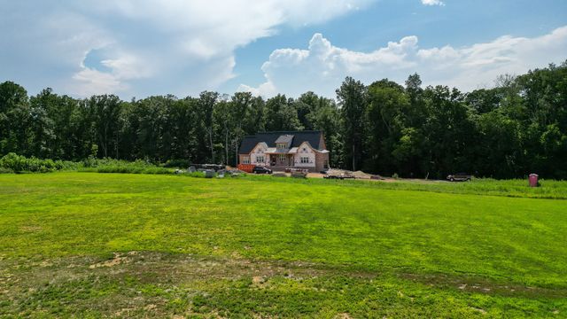 7037 Hall Rd, Greenbrier, TN 37073