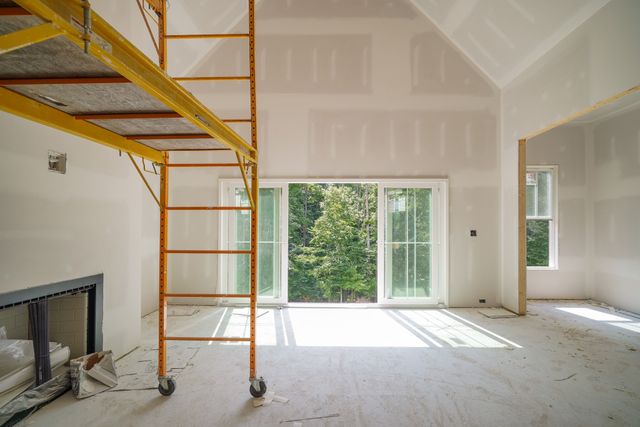 7037 Hall Rd, Greenbrier, TN 37073