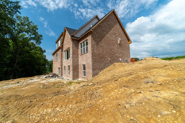 7037 Hall Rd, Greenbrier, TN 37073