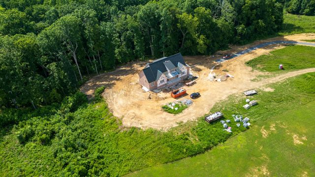 7037 Hall Rd, Greenbrier, TN 37073
