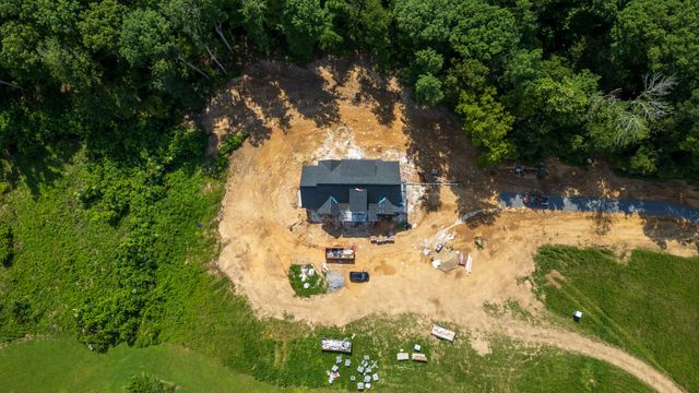 7037 Hall Rd, Greenbrier, TN 37073