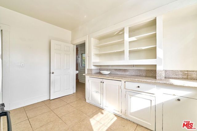 1228 S Catalina Street, Los Angeles, CA 90006