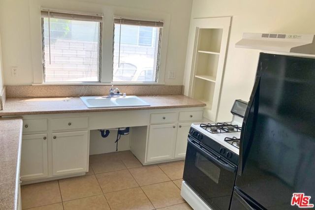 1228 S Catalina Street, Los Angeles, CA 90006