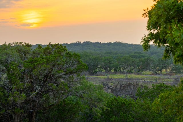 3 Shilo CIR, Wimberley, TX 78676