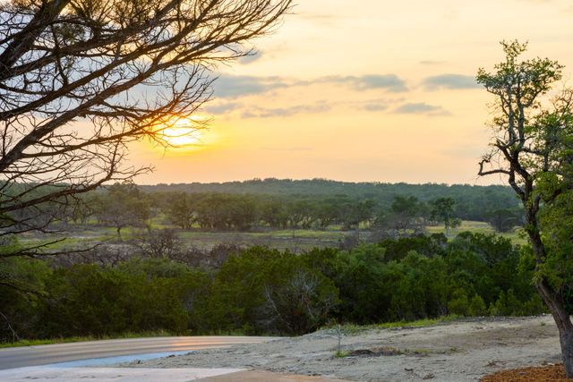 3 Shilo CIR, Wimberley, TX 78676