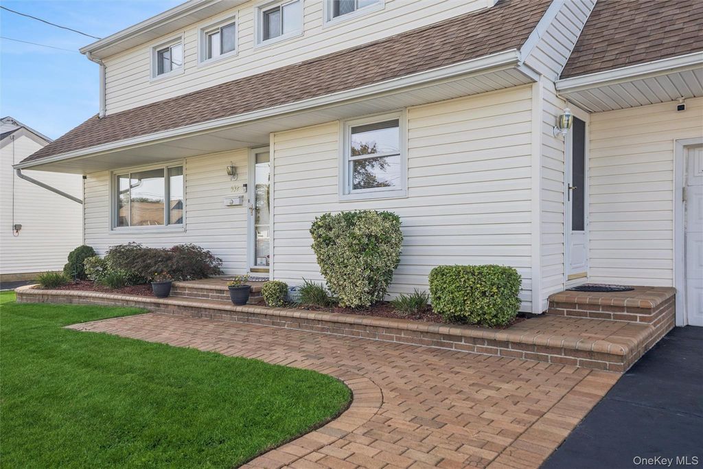 532 Alwick Avenue, West Islip, NY 11795 — photo 5