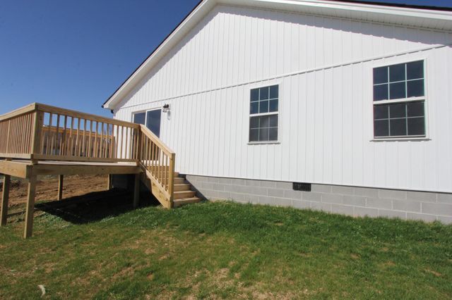 202 Charles Carr Drive, Harrodsburg, KY 40330