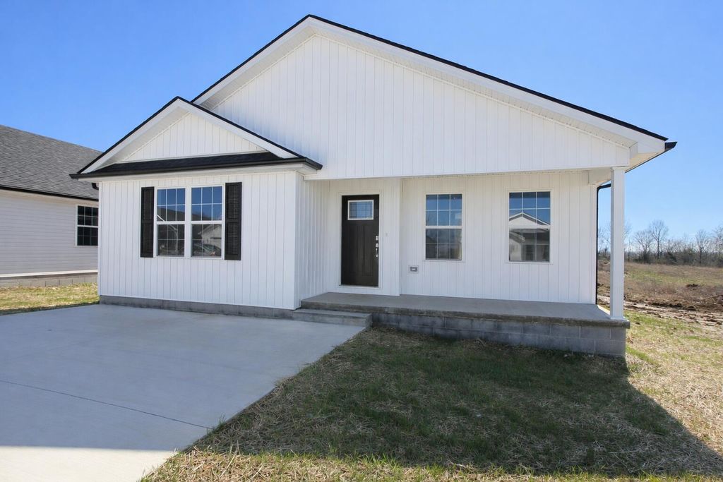 202 Charles Carr Drive, Harrodsburg, KY 40330