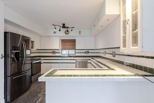 S 110 Bahama Drive, Duck Key, FL 33050