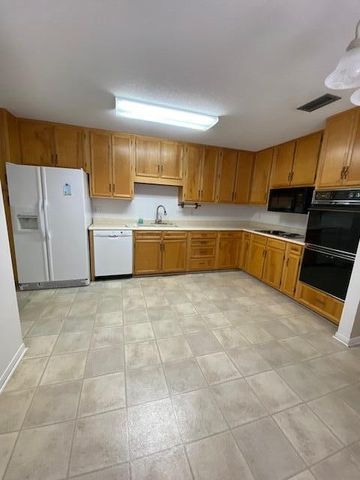 850 Holbrook Circle, Fort Walton Beach, FL 32547