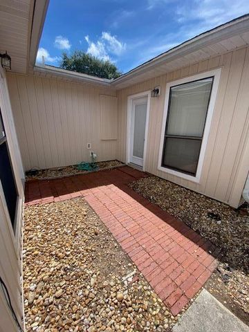 850 Holbrook Circle, Fort Walton Beach, FL 32547