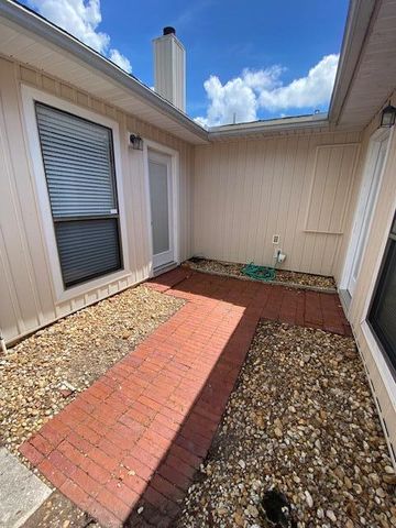 850 Holbrook Circle, Fort Walton Beach, FL 32547