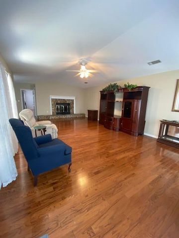 850 Holbrook Circle, Fort Walton Beach, FL 32547