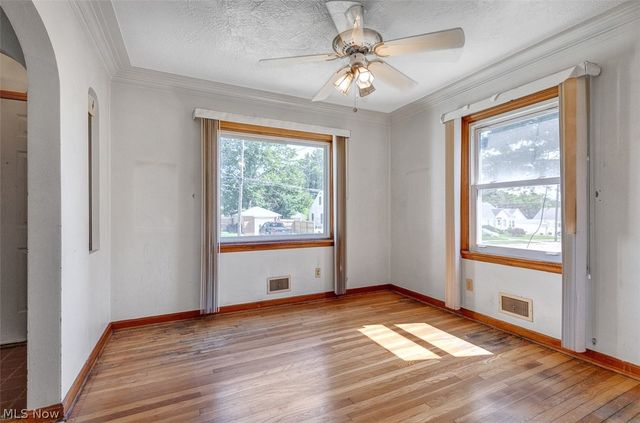 3203 Oakdale Avenue, Lorain, OH 44055