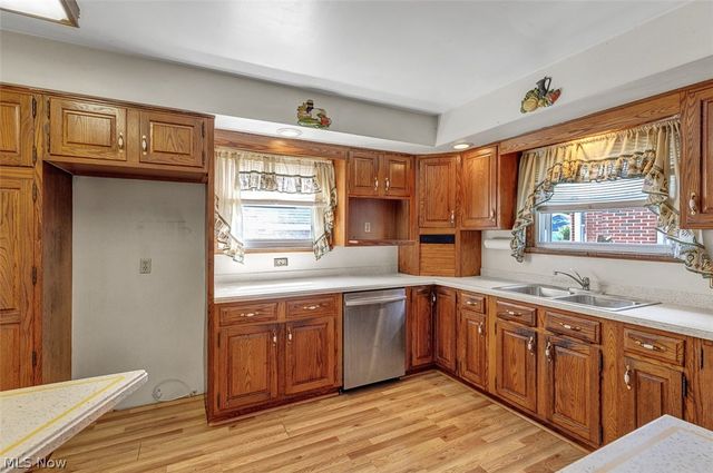 3203 Oakdale Avenue, Lorain, OH 44055