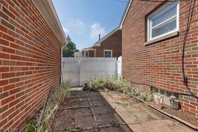 3203 Oakdale Avenue, Lorain, OH 44055