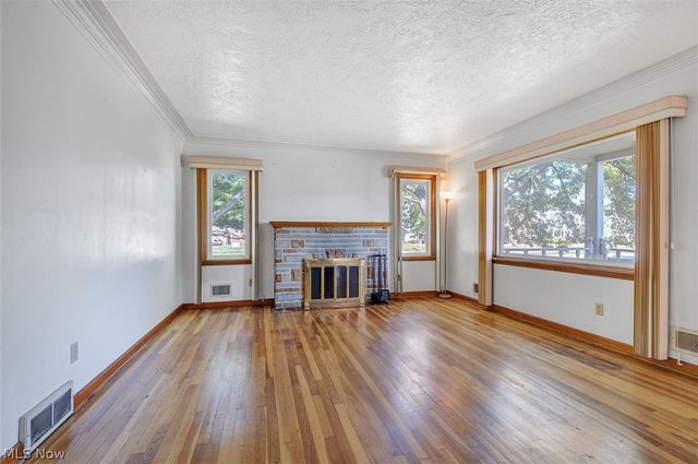 3203 Oakdale Avenue, Lorain, OH 44055