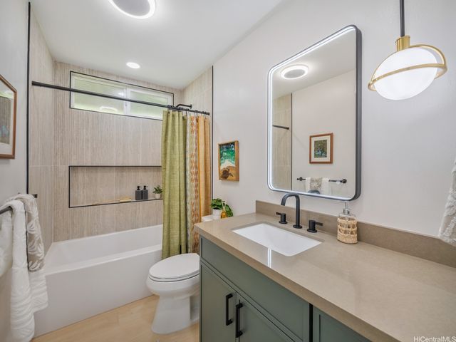 98-1743 Ulu Street, Aiea, HI 96701