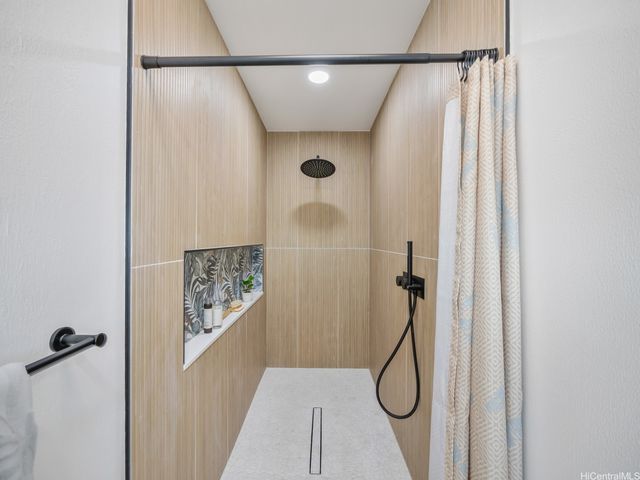 98-1743 Ulu Street, Aiea, HI 96701