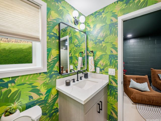 98-1743 Ulu Street, Aiea, HI 96701