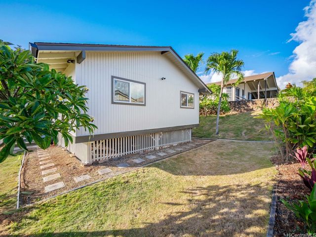 98-1743 Ulu Street, Aiea, HI 96701