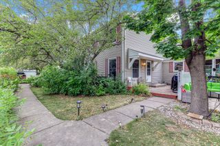 6877 Grenwich Lane N, Oakdale, MN 55128