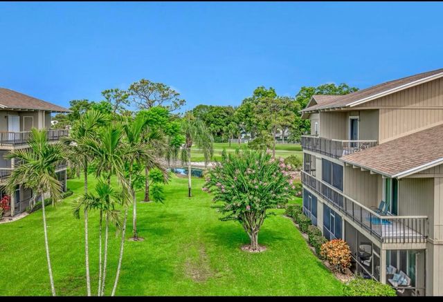 18390 SE Wood Haven Lane E, Jupiter, FL 33469