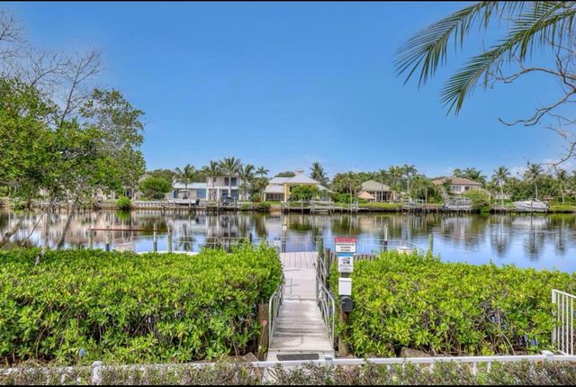 18390 SE Wood Haven Lane E, Jupiter, FL 33469